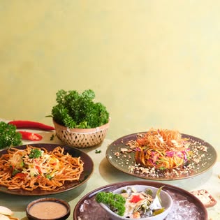 Gỏi và món chay trộn tại Rôu Vegetarian